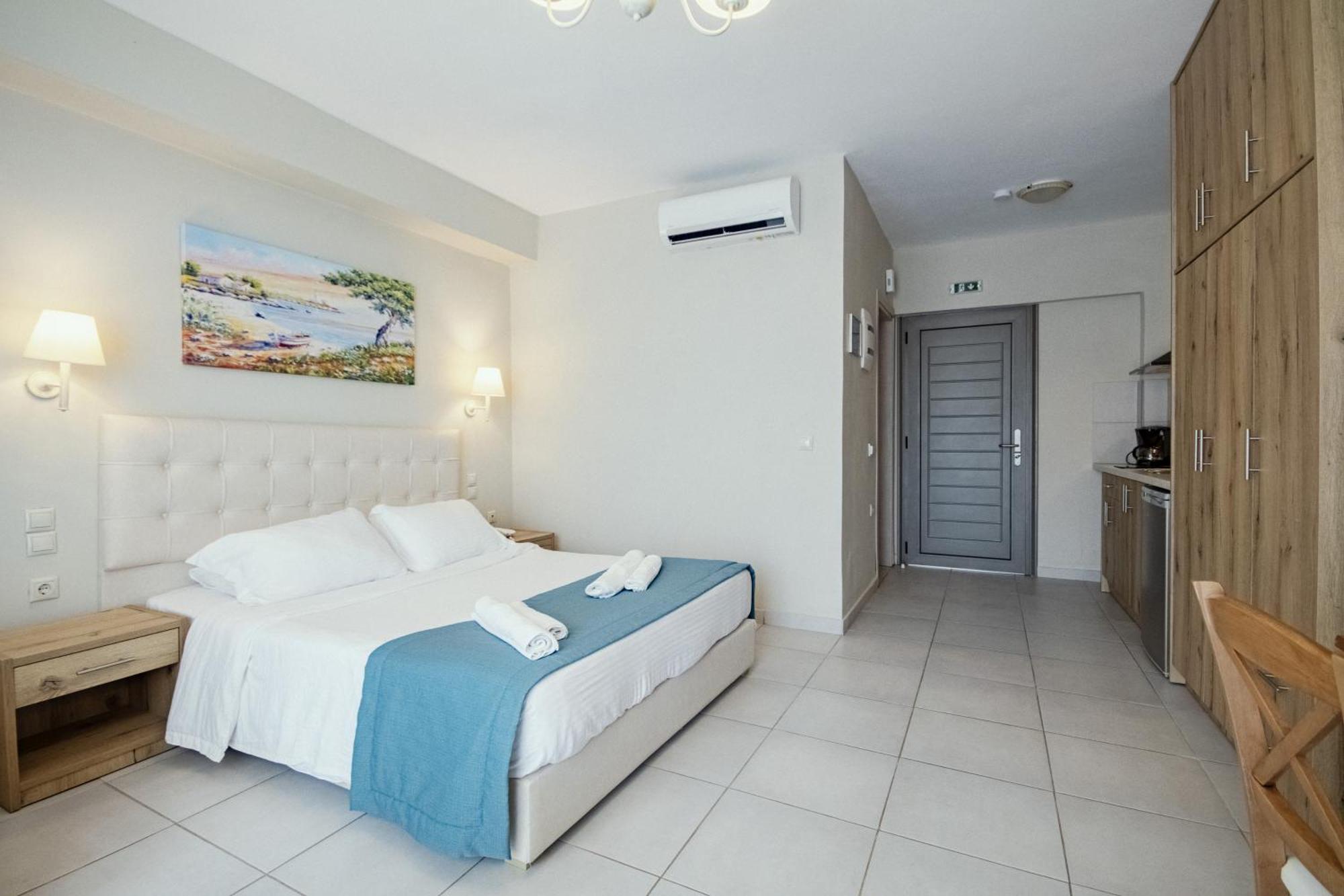 Robolla Beach Aparthotel Roda  Cameră foto